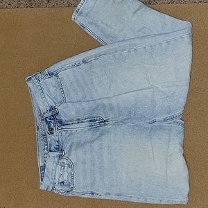 American Eagle Mom Jean Size 8 Short